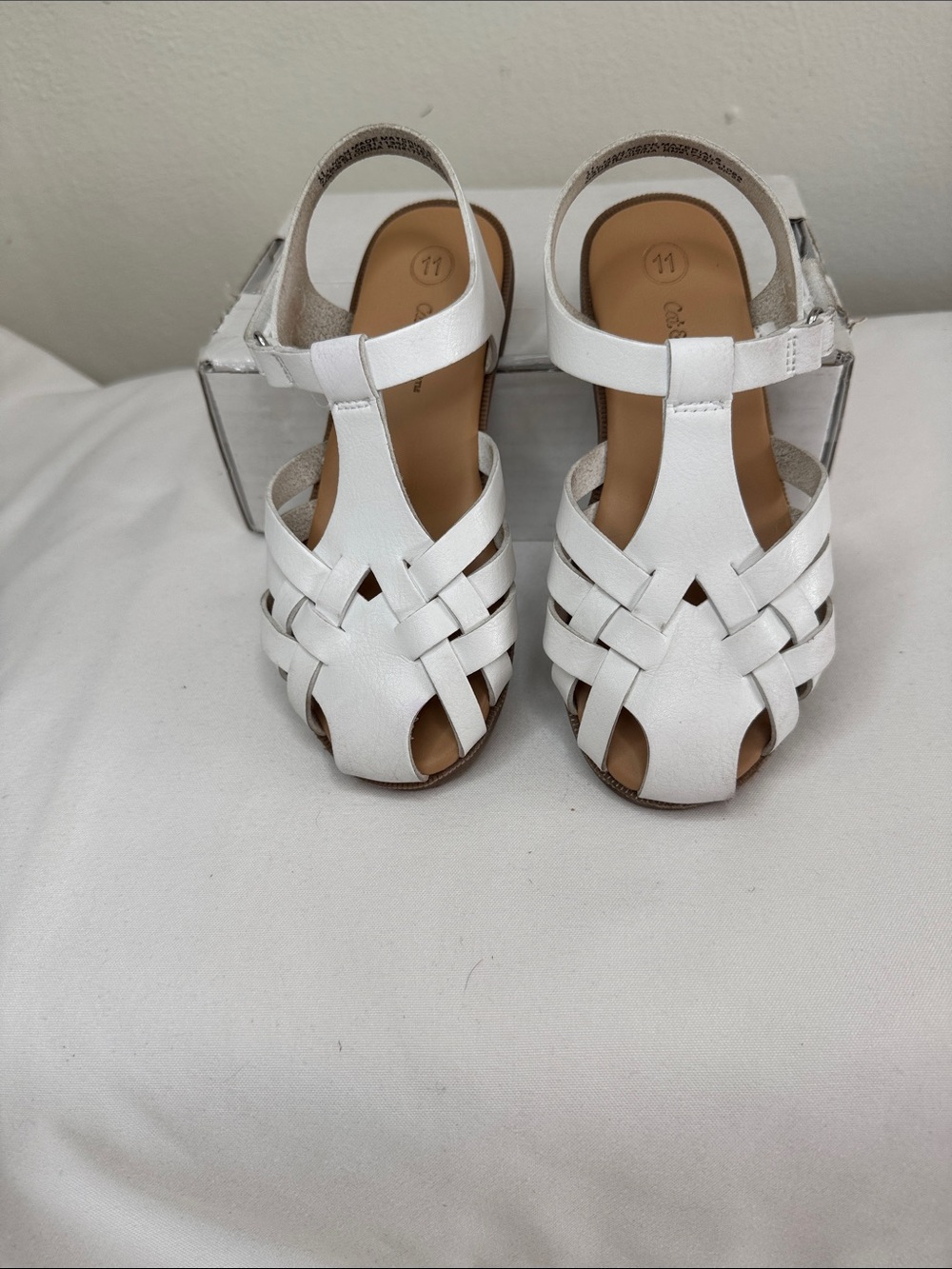 Target Cat & Jack White Girl’s Woven Peep Toe T-Strap Sandals. Sz 11